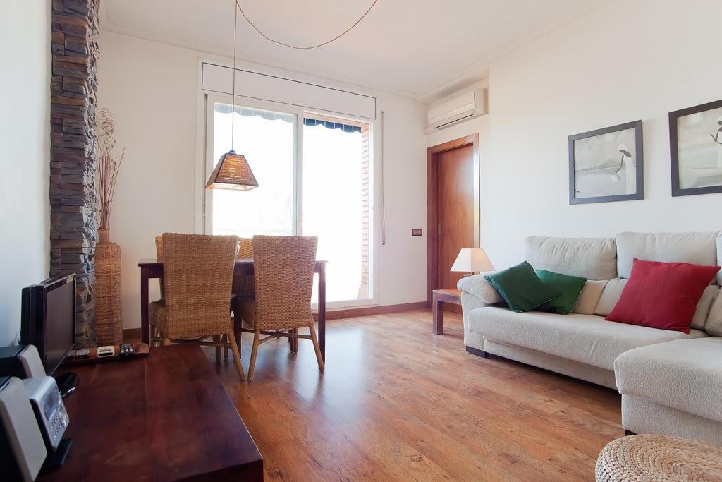 Apartamento ApartEasy - Atic Sagrada Familia Barcelona Exterior foto